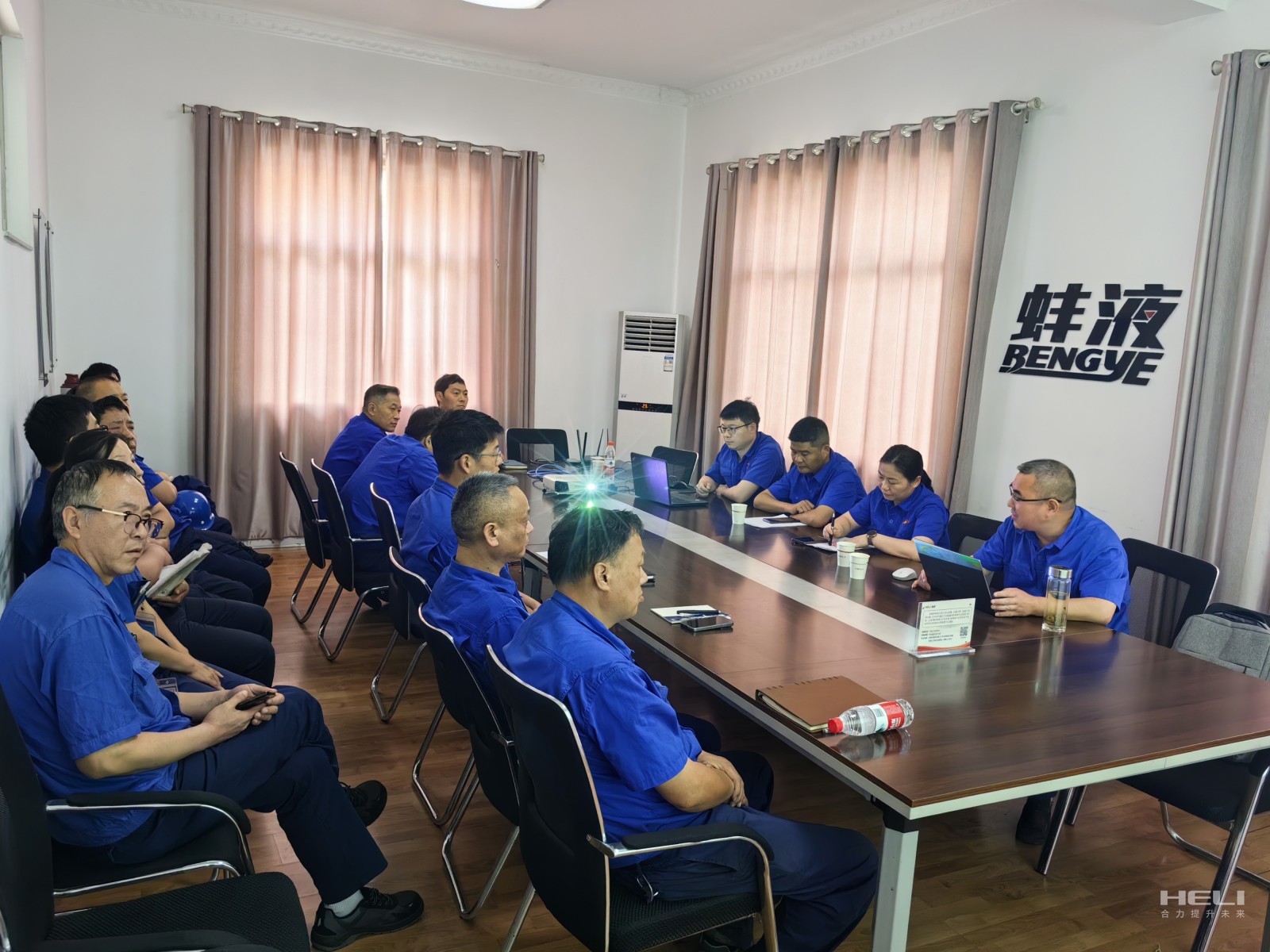 班組長(zhǎng)交流、答疑解惑.jpg